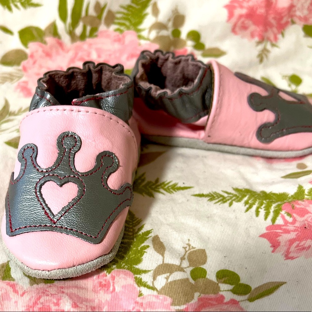 Robeez soft sole 0-6 months